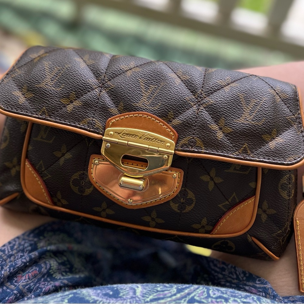 Louis Vuitton Etoile Monogram Clutch - Gently used but in great condition!